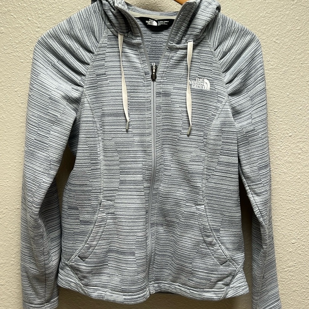 North Face fleece jacket in gray stripes - size small